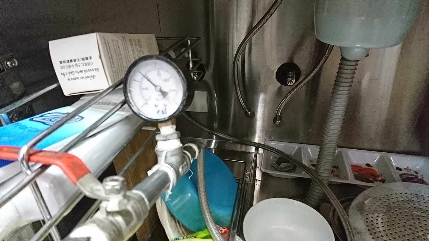 湖口地板滲水熱水管灌注修復現場紀錄